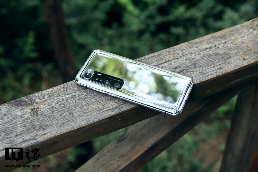 Xiaomi Mi 10 Ultra: зум до 120х на підбірці фото